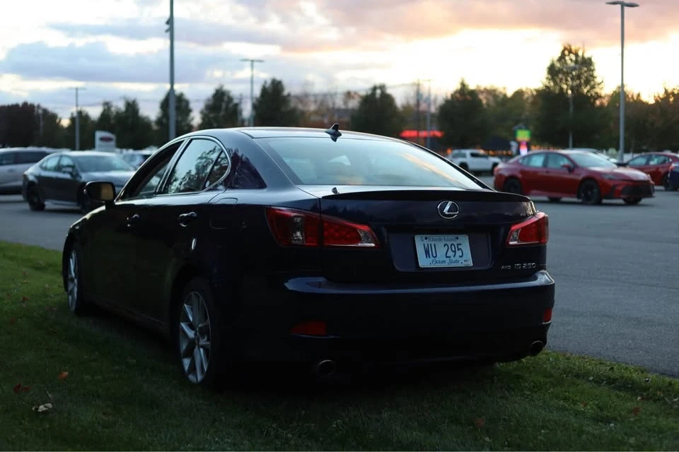 2011 Lexus IS 2nd Gen - Image 4 of 19