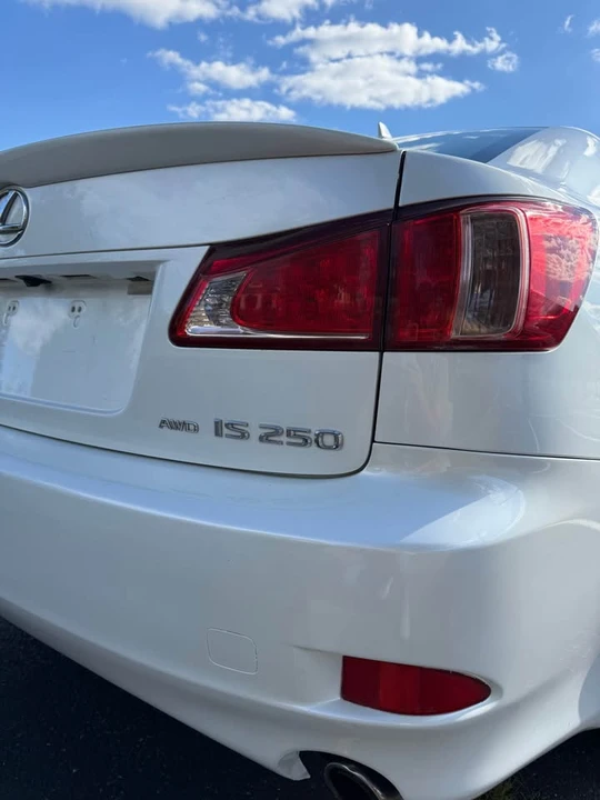 2011 Lexus IS 2nd Gen - Image 17 of 18