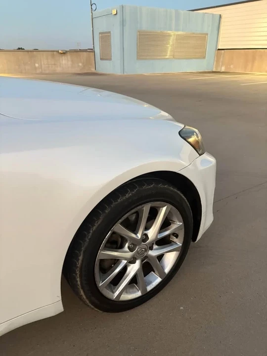 2011 Lexus IS 2nd Gen - Image 14 of 20