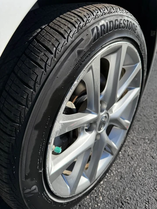 2011 Lexus IS 2nd Gen - Image 16 of 18