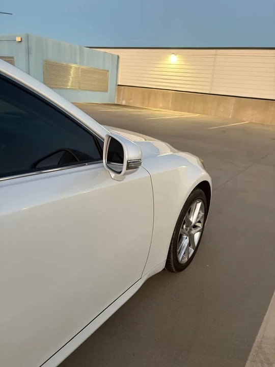 2011 Lexus IS 2nd Gen - Image 15 of 20
