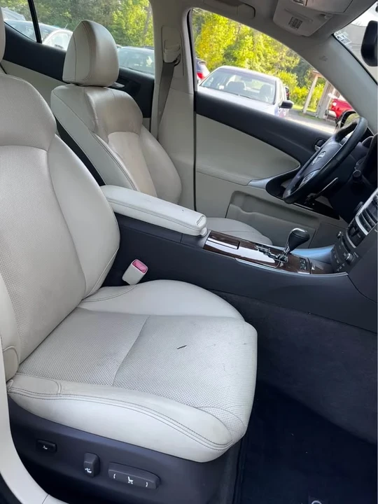 2011 Lexus IS 2nd Gen - Image 10 of 11