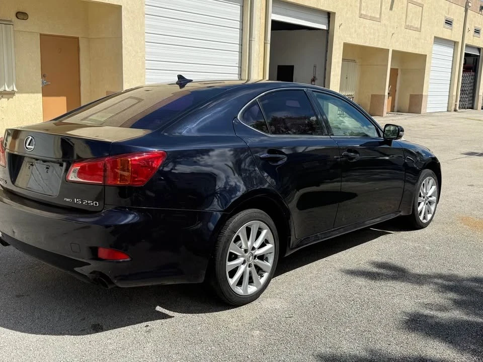 2011 Lexus IS 2nd Gen - Image 4 of 7
