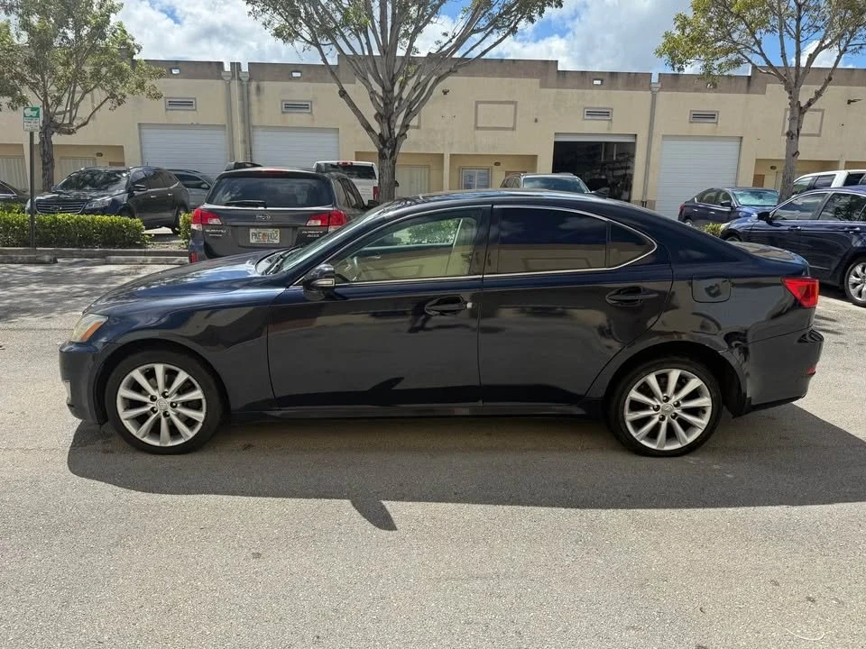 2011 Lexus IS 2nd Gen - Image 6 of 7