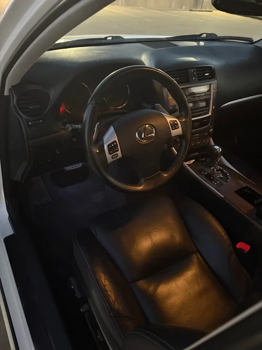 2011 Lexus IS 2nd Gen - Image 11 of 20