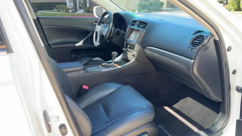 2011 Lexus IS 2nd Gen - Image 6 of 11