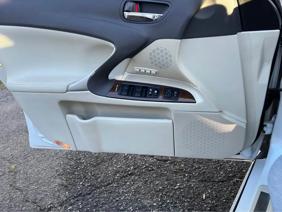 2011 Lexus IS 2nd Gen - Image 9 of 20