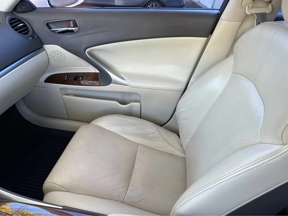 2011 Lexus IS 2nd Gen - Image 16 of 20