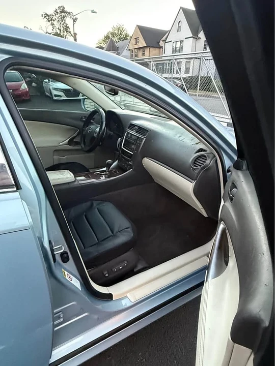 2011 Lexus IS 2nd Gen - Image 4 of 14