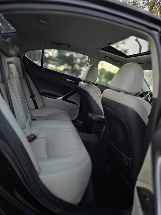 2011 Lexus IS 2nd Gen - Image 13 of 17