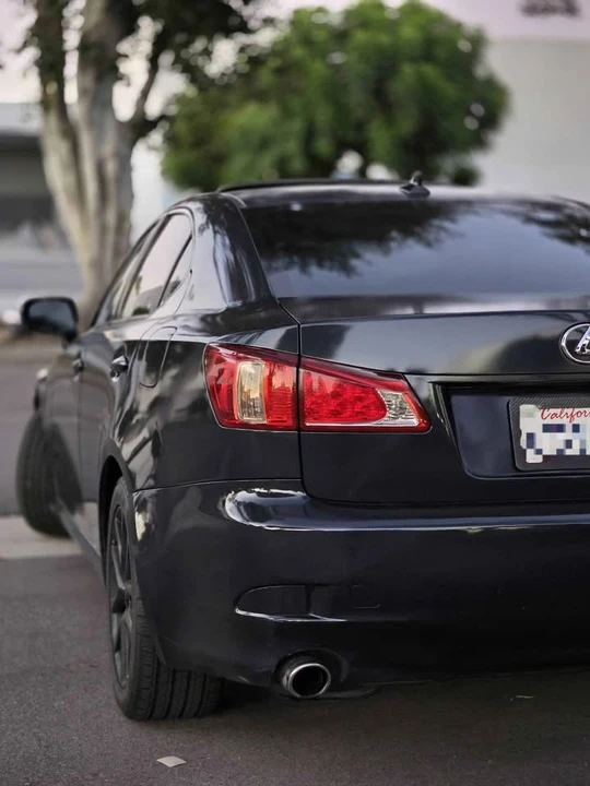 2011 Lexus IS 2nd Gen - Image 5 of 17