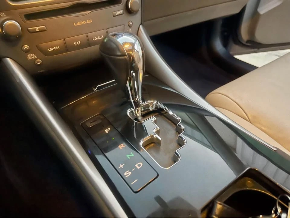 2011 Lexus IS 2nd Gen - Image 14 of 20