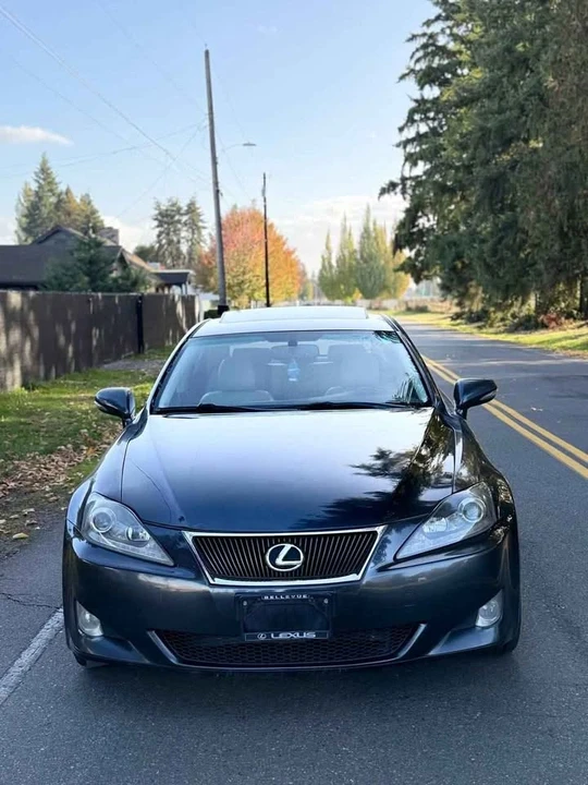 2011 Lexus IS 2nd Gen - Image 11 of 13