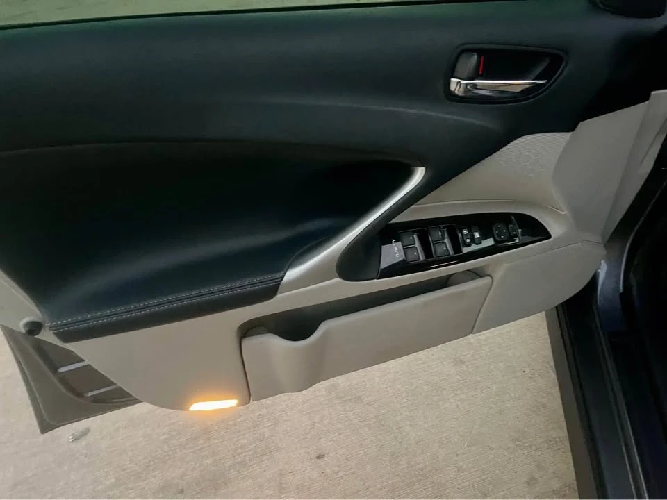 2011 Lexus IS 2nd Gen - Image 19 of 20