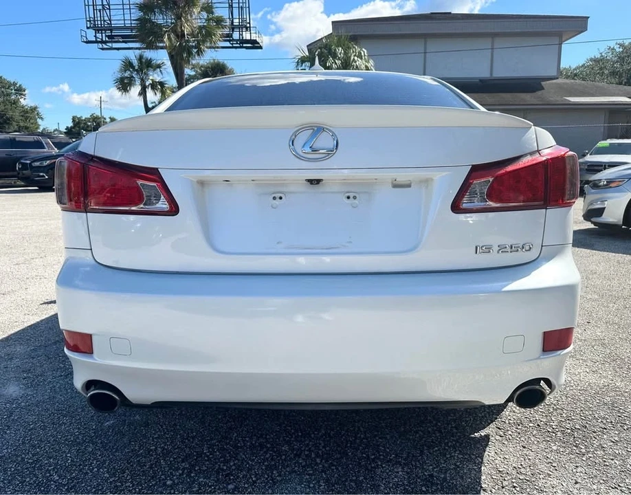 2011 Lexus IS 2nd Gen - Image 5 of 15