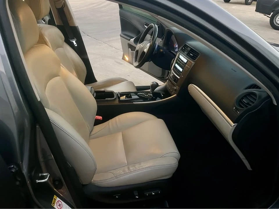 2011 Lexus IS 2nd Gen - Image 9 of 20