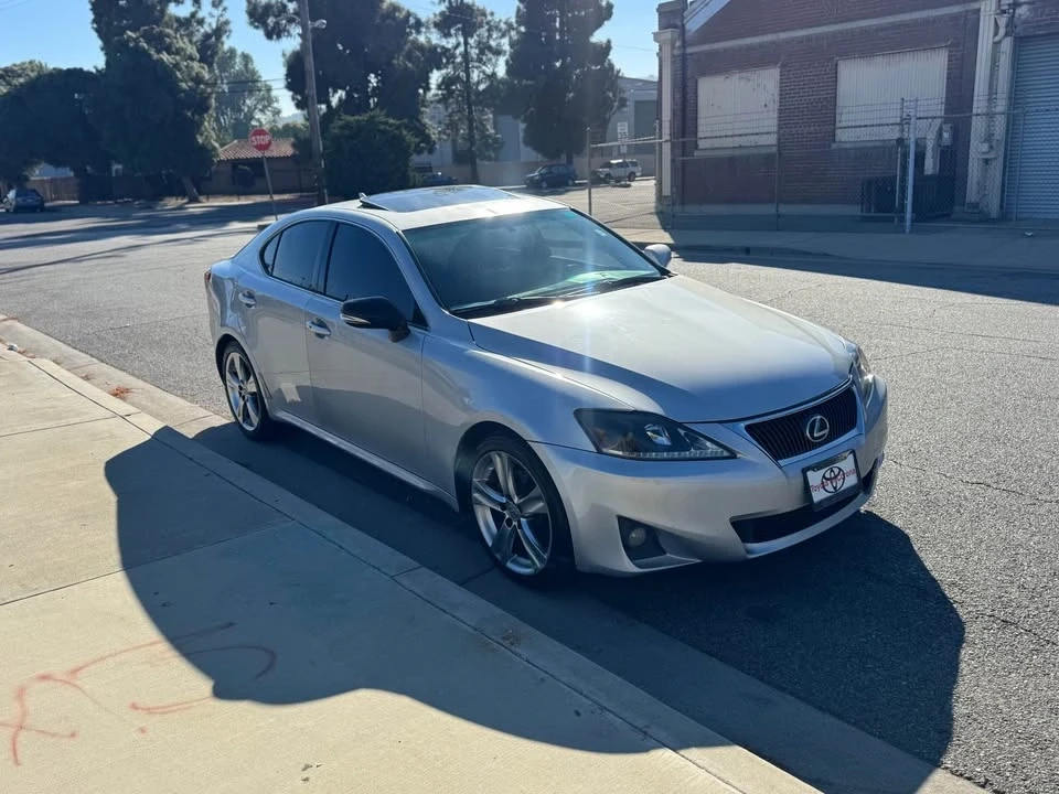2011 Lexus IS 2nd Gen - Image 4 of 8