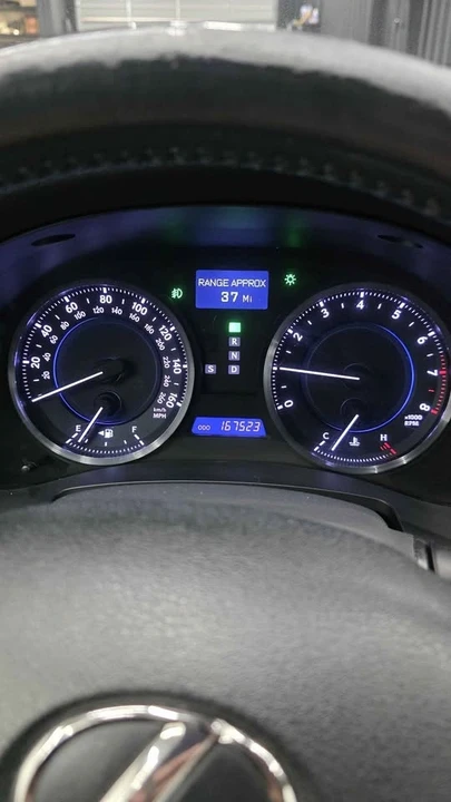 2011 Lexus IS 2nd Gen - Image 5 of 7