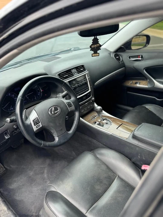 2011 Lexus IS 2nd Gen - Image 6 of 11