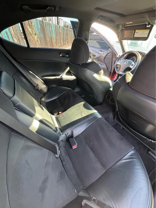 2011 Lexus IS 2nd Gen - Image 13 of 17