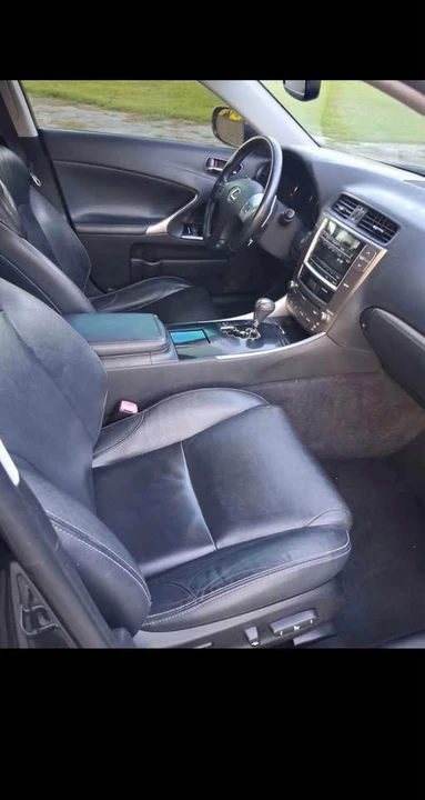 2011 Lexus IS 2nd Gen - Image 10 of 14
