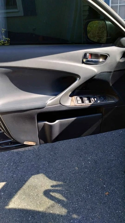 2011 Lexus IS 2nd Gen - Image 9 of 12