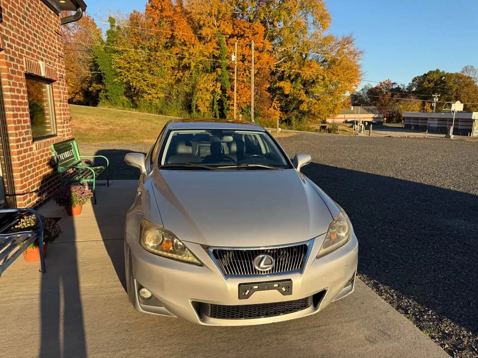 2011 Lexus IS 2nd Gen - Image 7 of 12