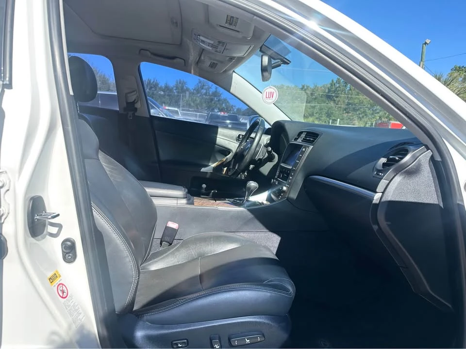 2011 Lexus IS 2nd Gen - Image 11 of 13