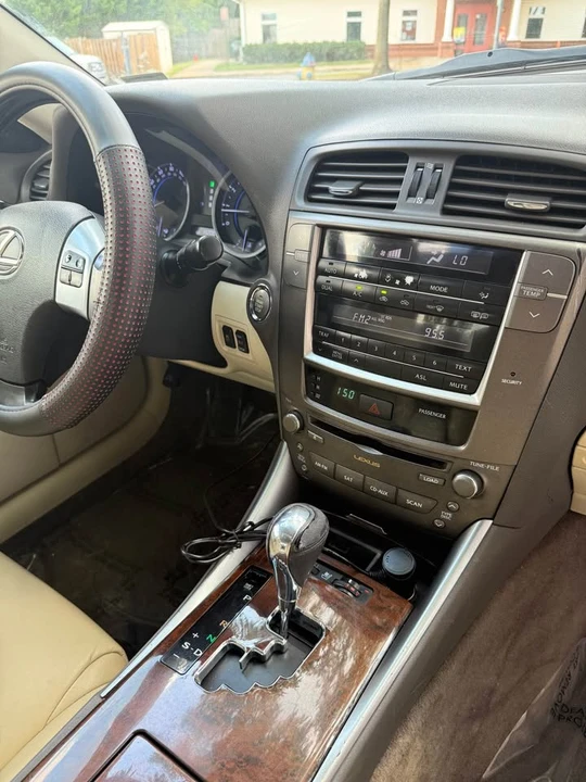 2011 Lexus IS 2nd Gen - Image 12 of 16