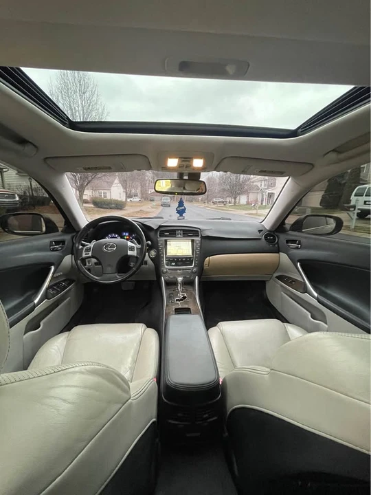 2011 Lexus IS 2nd Gen - Image 10 of 11
