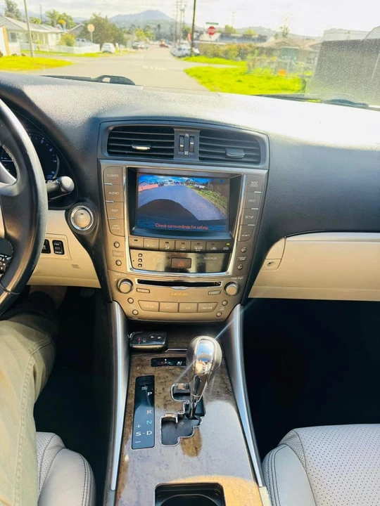 2011 Lexus IS 2nd Gen - Image 16 of 18