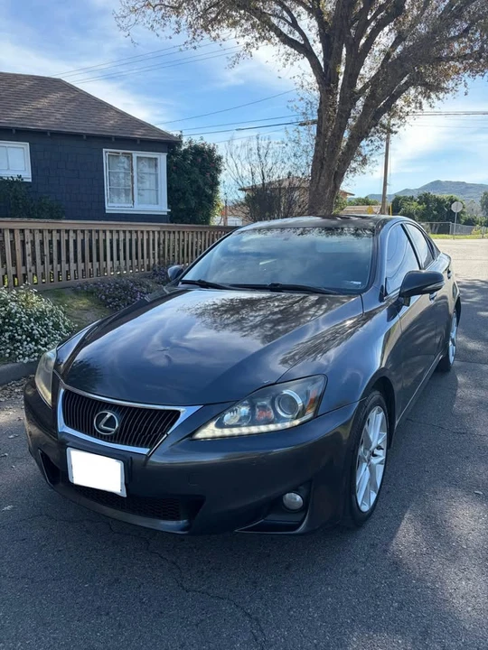 2011 Lexus IS 2nd Gen - Image 10 of 17