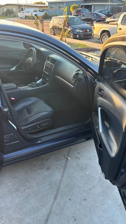 2011 Lexus IS 2nd Gen - Image 7 of 10