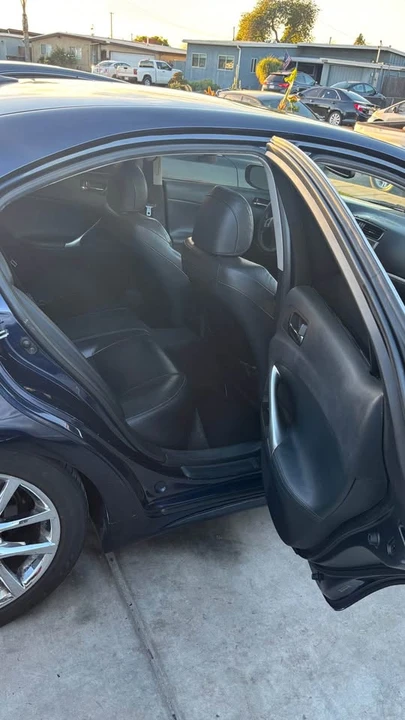 2011 Lexus IS 2nd Gen - Image 8 of 10