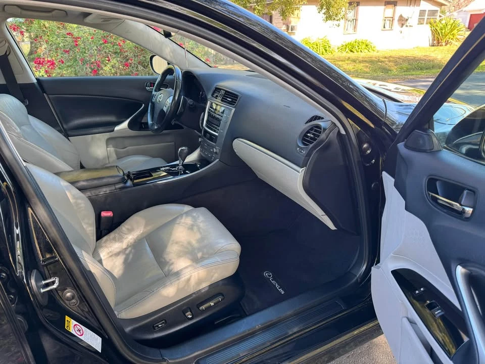 2011 Lexus IS 2nd Gen - Image 6 of 9