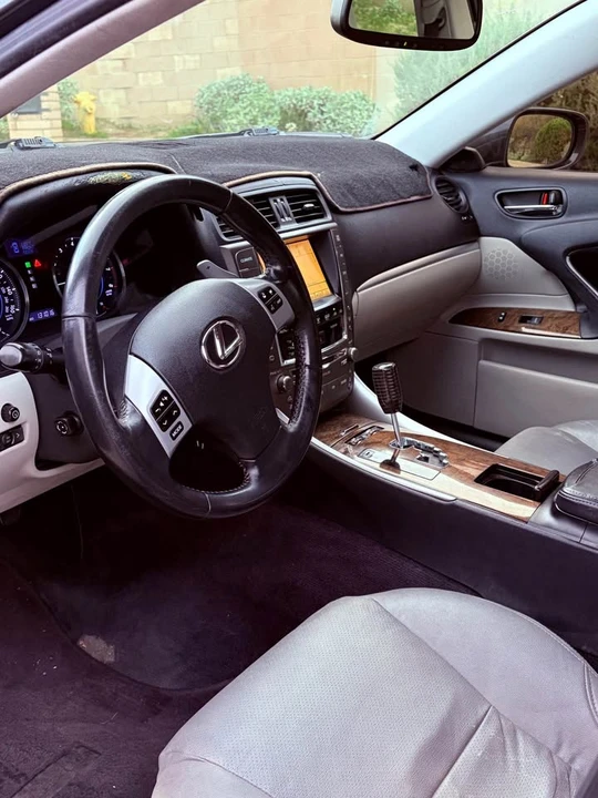 2011 Lexus IS 2nd Gen - Image 10 of 15