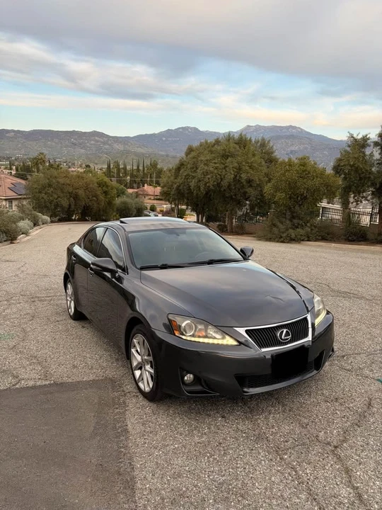 2011 Lexus IS 2nd Gen - Image 9 of 15