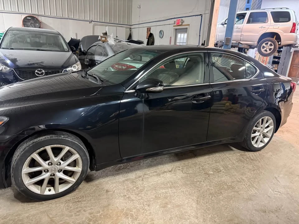 2011 Lexus IS 2nd Gen - Image 15 of 17