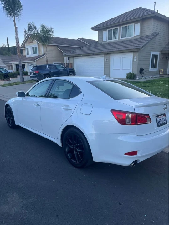 2011 Lexus IS 2nd Gen - Image 4 of 9