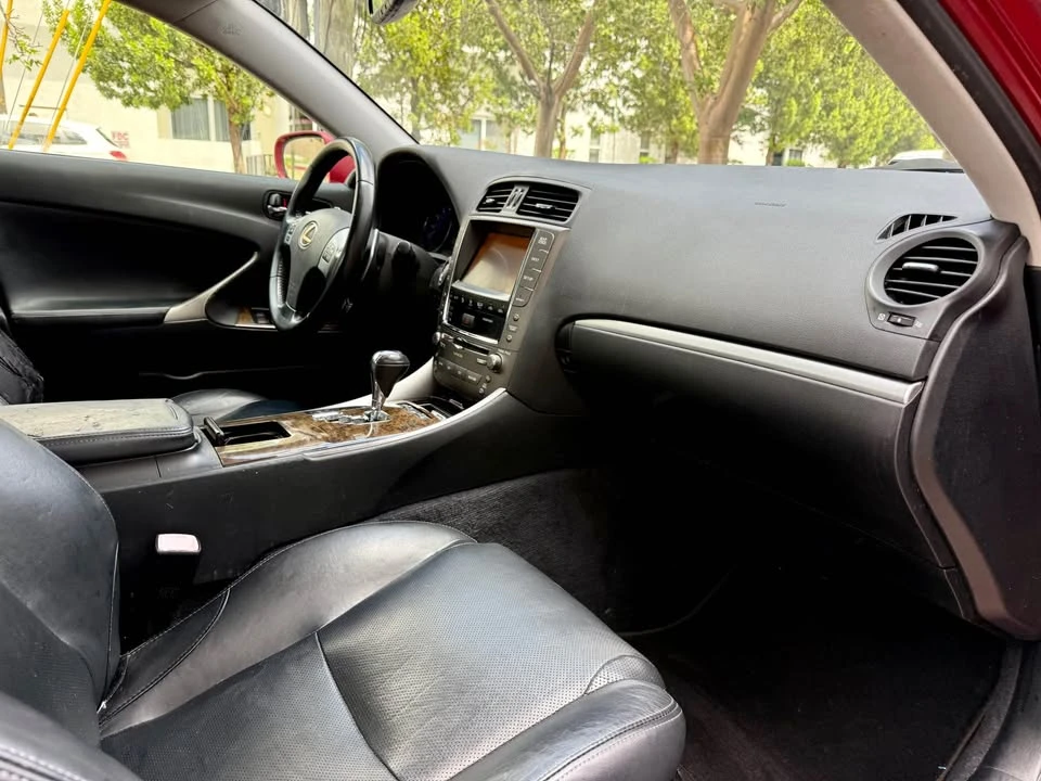 2011 Lexus IS 2nd Gen - Image 11 of 15