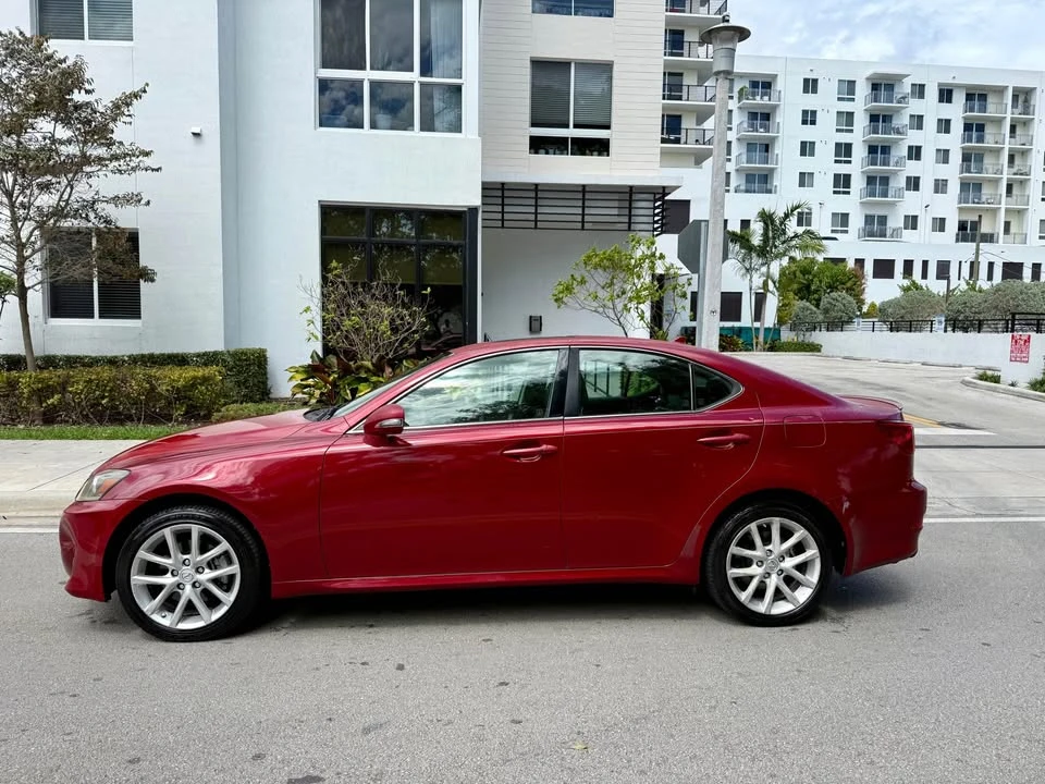 2011 Lexus IS 2nd Gen - Image 4 of 15