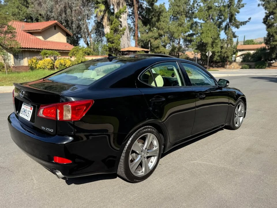 2011 Lexus IS 2nd Gen - Image 5 of 11