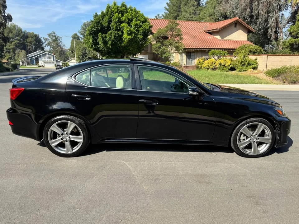 2011 Lexus IS 2nd Gen - Image 6 of 11