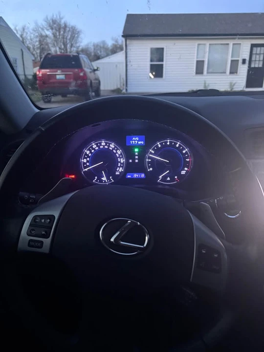 2011 Lexus IS 2nd Gen - Image 7 of 8