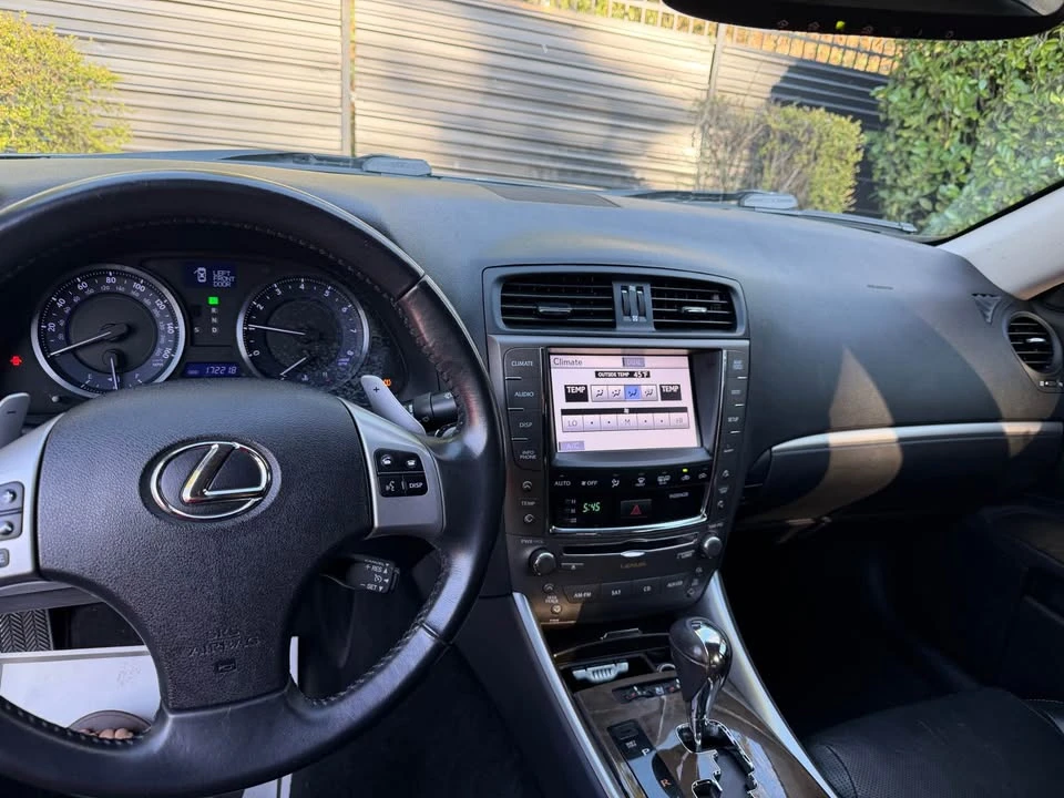 2011 Lexus IS 2nd Gen - Image 10 of 11