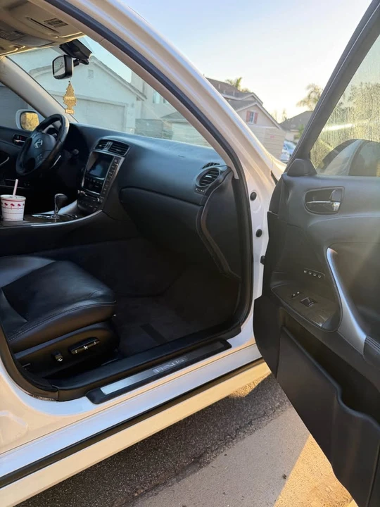 2011 Lexus IS 2nd Gen - Image 11 of 13