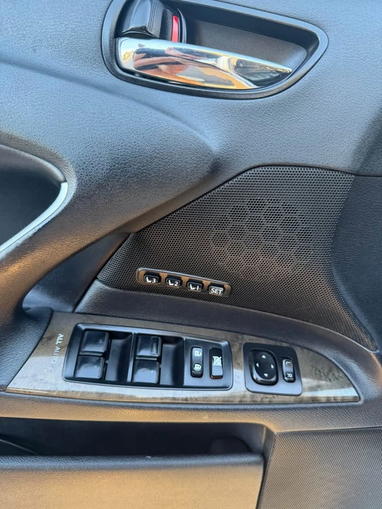 2011 Lexus IS 2nd Gen - Image 8 of 13