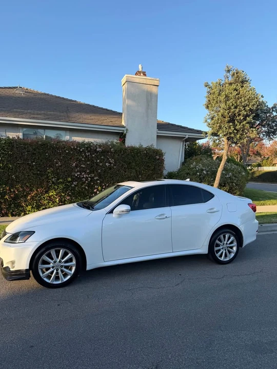 2011 Lexus IS 2nd Gen - Image 5 of 13