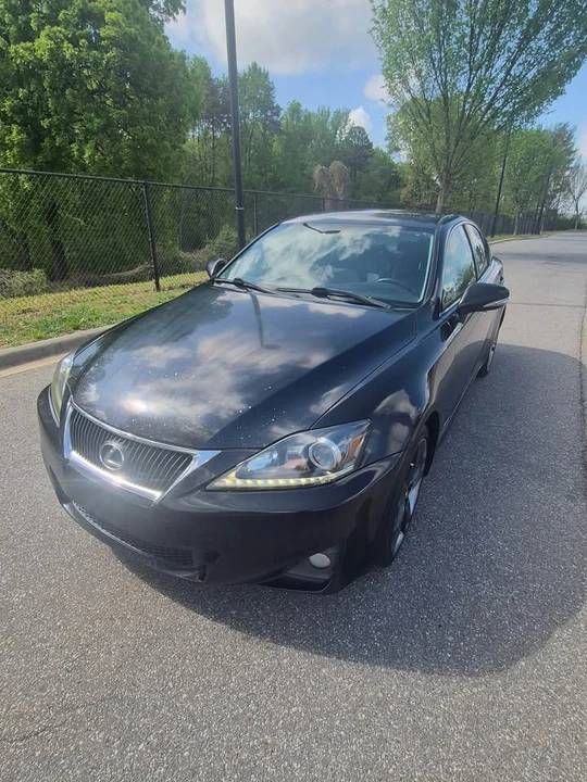 2011 Lexus IS 2nd Gen - Image 16 of 19
