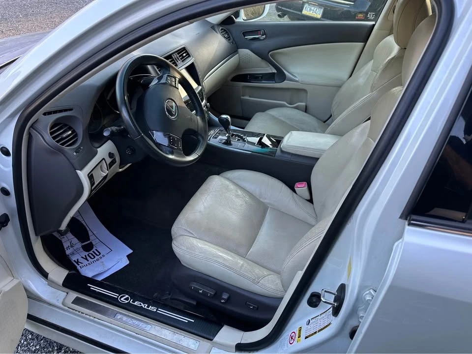 2011 Lexus IS 2nd Gen - Image 4 of 5